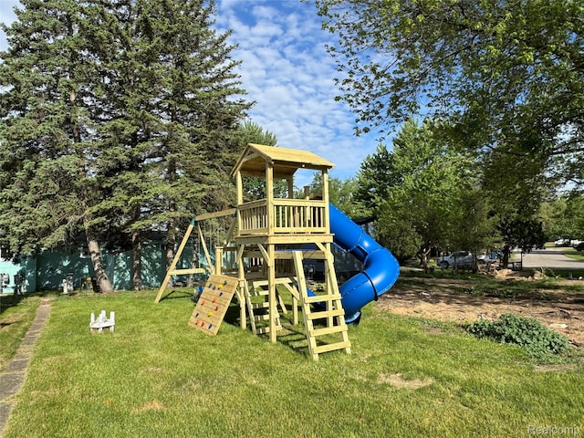 14214 Eastview Dr, Fenton, MI 48430 - view of play area