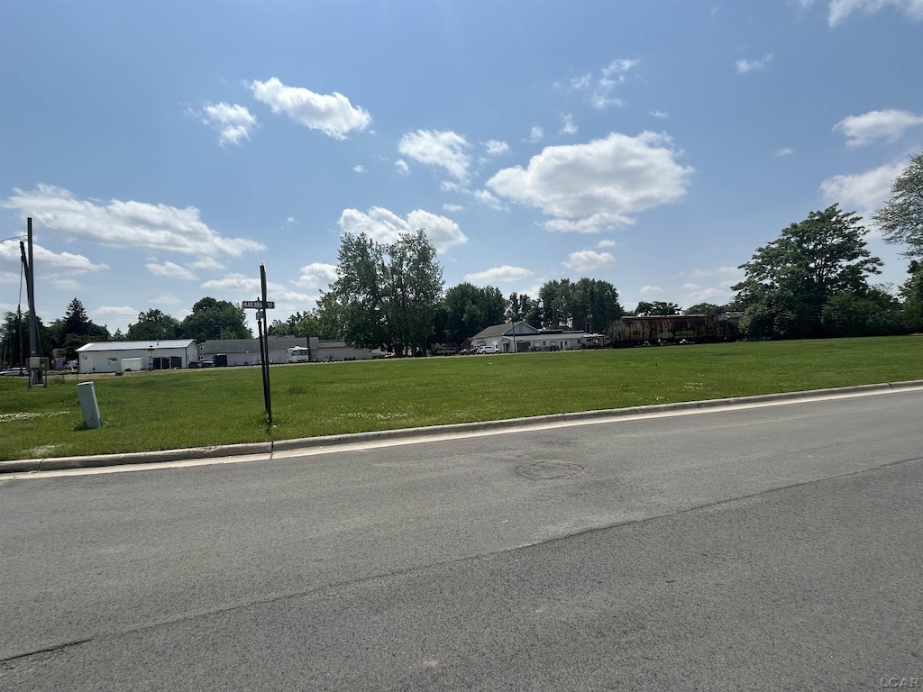 100 Railroad St, Blissfield, MI 49228 - photo 2