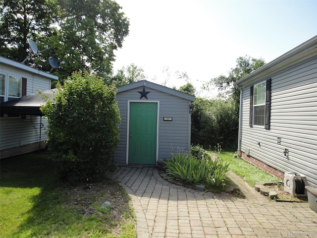29269 Hidden River Dr, Gibraltar, MI 48173 - view of shed