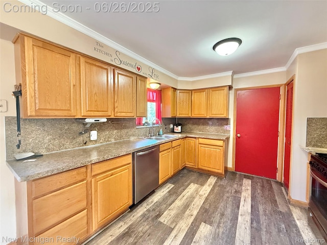 8588 Tim Tam Trl, Flushing, MI 48433 - kitchen with appliances with stainless steel finishes, crown molding, wood finished floors, tasteful backsplash, and light countertops