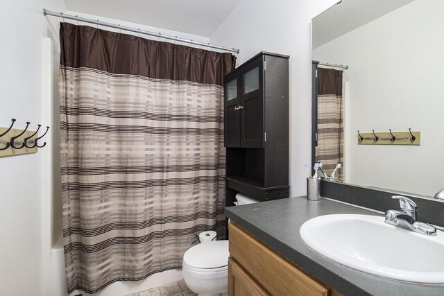 613 Silver Birch St, Howard City, MI 49329 - full bath featuring vanity and shower / bathtub combination with curtain