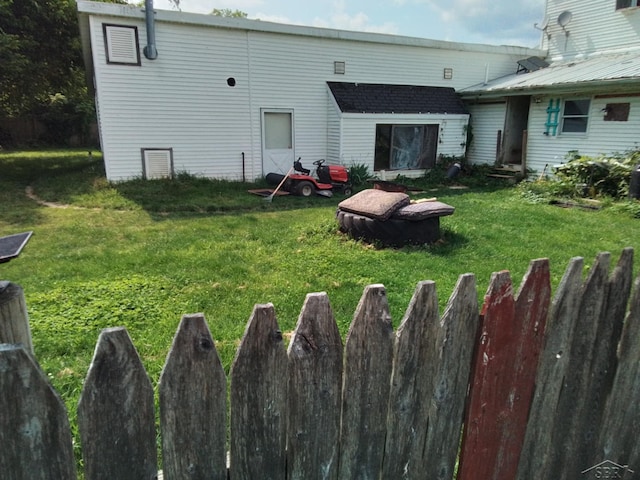 401 W Main Rd, Cement City, MI 49233 - back of house