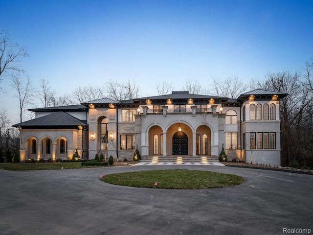 559 Barrington Park, Bloomfield Hills, MI 48304 - photo 1