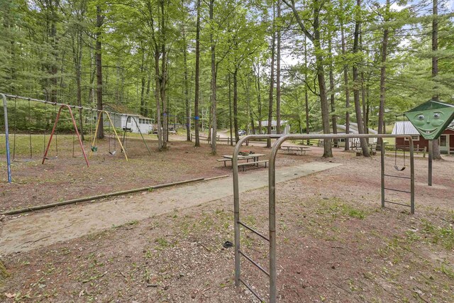2321 Barbeau Dr, Traverse City, MI 49696 - photo 26