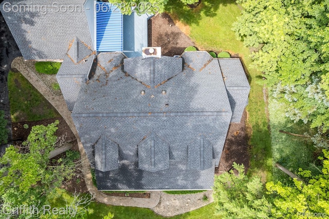 8123 Baypointe Dr, Brighton, MI 48114 - exterior view