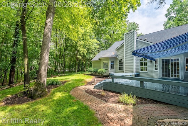 8123 Baypointe Dr, Brighton, MI 48114 - view of grassy yard