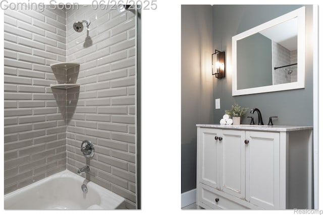 2905 Lahser Rd, Bloomfield Hills, MI 48304 - bathroom featuring shower / washtub combination and vanity