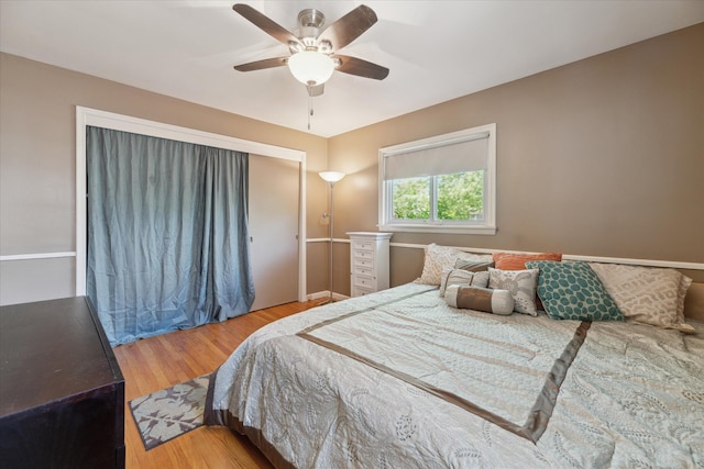 13210 Tecumseh Ave, Redford, MI 48239 - bedroom with wood finished floors and a ceiling fan