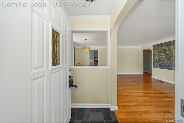 17381 Lennane, Redford, MI 48240 - hall with arched walkways and ornamental molding
