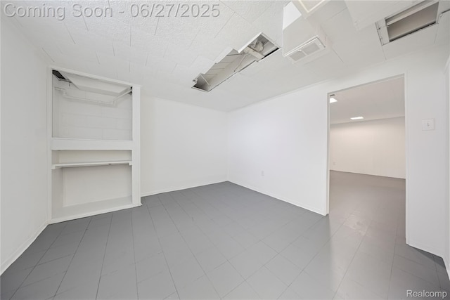 17381 Lennane, Redford, MI 48240 - spare room featuring baseboards