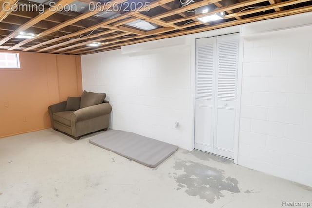 607 Chalmers St, Flint, MI 48503 - basement with concrete block wall