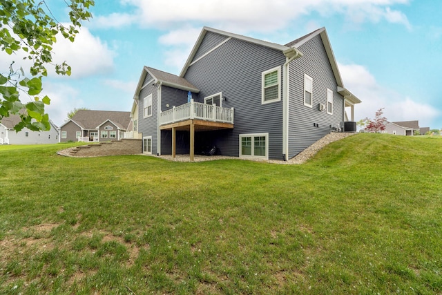 5332 Harborview Pass, Kalamazoo, MI 49009 - back of house with a wooden deck and a yard