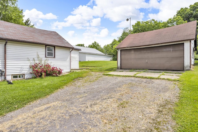 123 Fairview St, Hanover, MI 49241 - view of garage