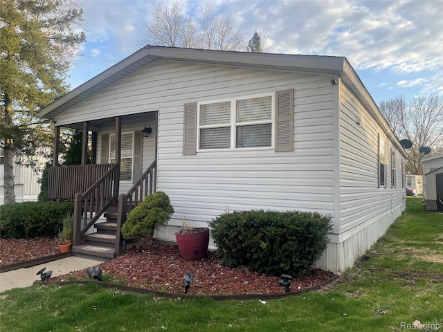 43251 Bonaparte, Sterling Heights, MI 48314 - view of front of house with covered porch