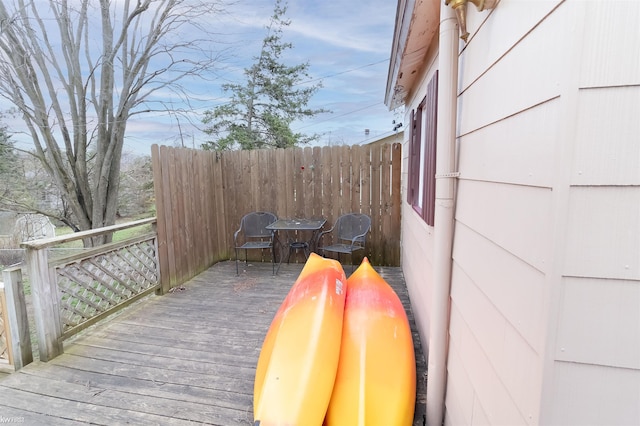 615 Saginaw St, Vassar, MI 48768 - view of deck