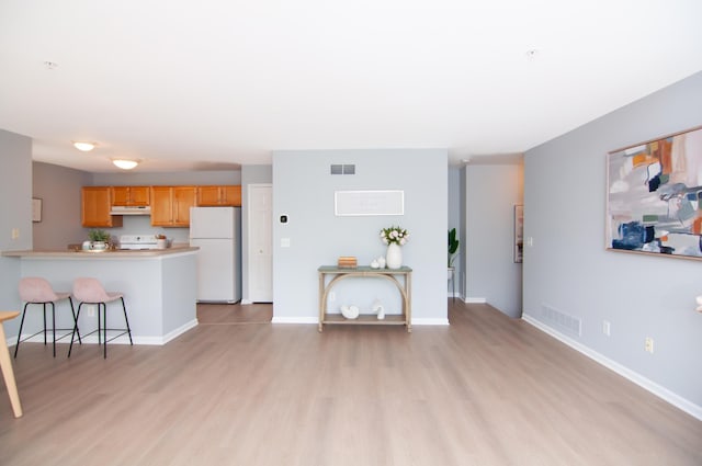 2769 Barclay Way, Ann Arbor, MI 48105 - living area with light wood-style floors and baseboards