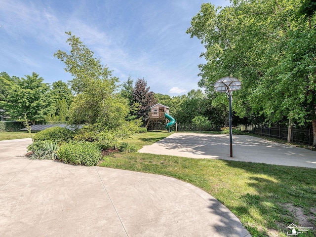 255 Maywood Ave, Monroe, MI 48162 - view of basketball court