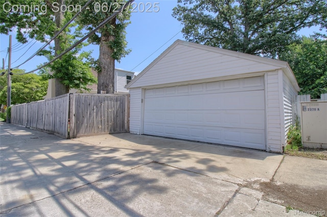2371 Allard Ave, Grosse Pointe Woods, MI 48236 - view of detached garage