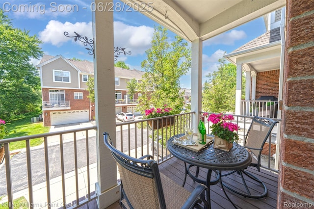 6014 Windemere Ln, Shelby Twp, MI 48316 - balcony featuring a residential view