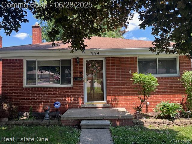 334 Harrington St, Mount Clemens, MI 48043 - photo 1