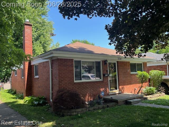 334 Harrington St, Mount Clemens, MI 48043 - photo 2