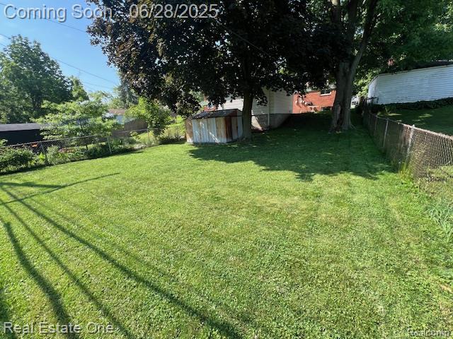 334 Harrington St, Mount Clemens, MI 48043 - photo 22