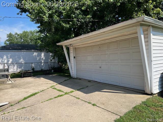 334 Harrington St, Mount Clemens, MI 48043 - photo 23