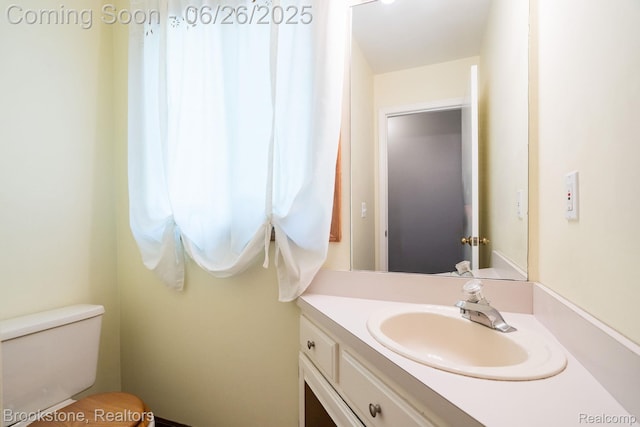 646 Alan Dr, Lake Orion, MI 48362 - half bath with vanity and toilet