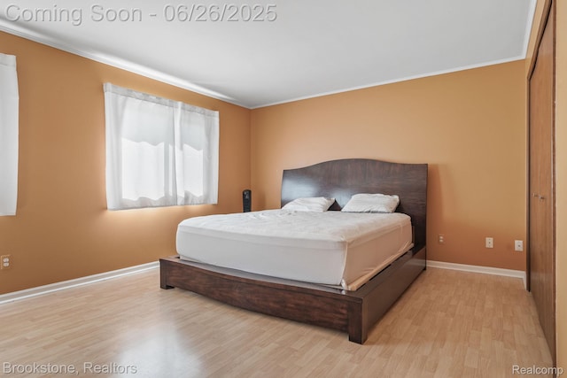 646 Alan Dr, Lake Orion, MI 48362 - bedroom featuring light wood-style floors and crown molding