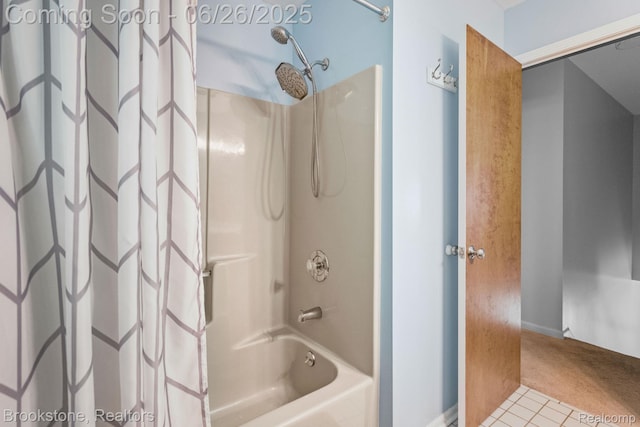 646 Alan Dr, Lake Orion, MI 48362 - full bath with shower / bath combo