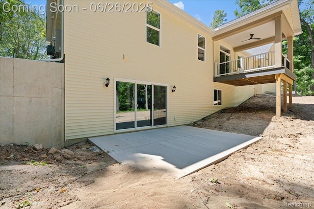 917 Chickasaw Dr, Mason, MI 48854 - back of property featuring a patio
