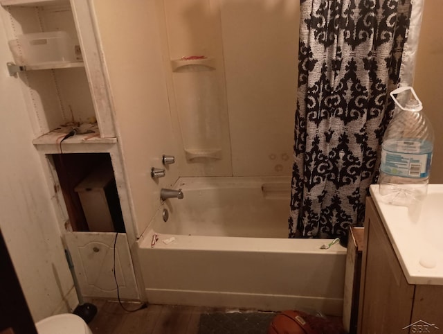 1907 N Clinton St, Saginaw, MI 48602 - full bath with vanity and shower / bathtub combination with curtain
