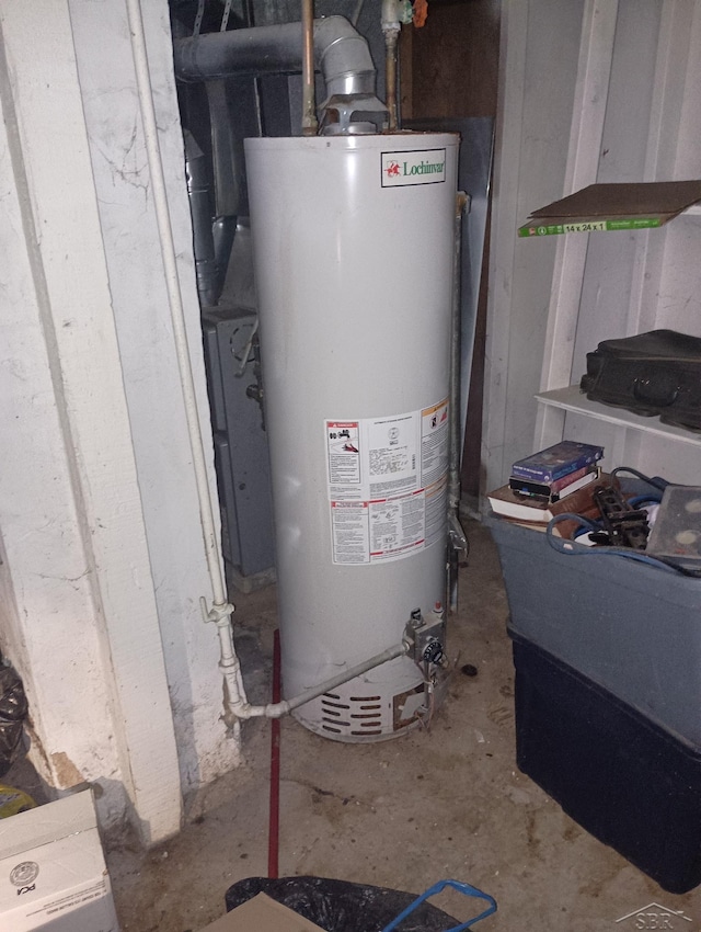 1907 N Clinton St, Saginaw, MI 48602 - utilities featuring water heater