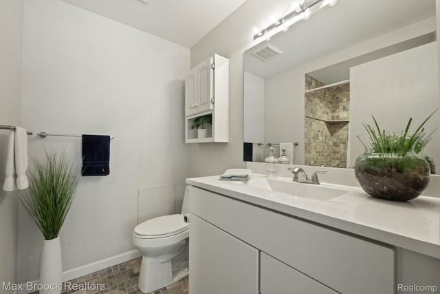 1122 Meadowglen Ct, Bloomfield Hills, MI 48304 - full bathroom with vanity and a shower