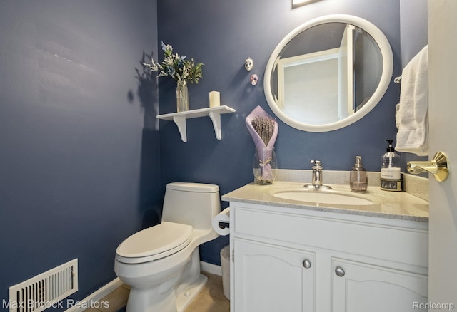 1122 Meadowglen Ct, Bloomfield Hills, MI 48304 - bathroom with vanity and toilet