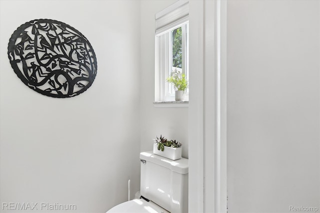 5959 Alan Dr Unit 53, Brighton, MI 48116 - bathroom featuring toilet