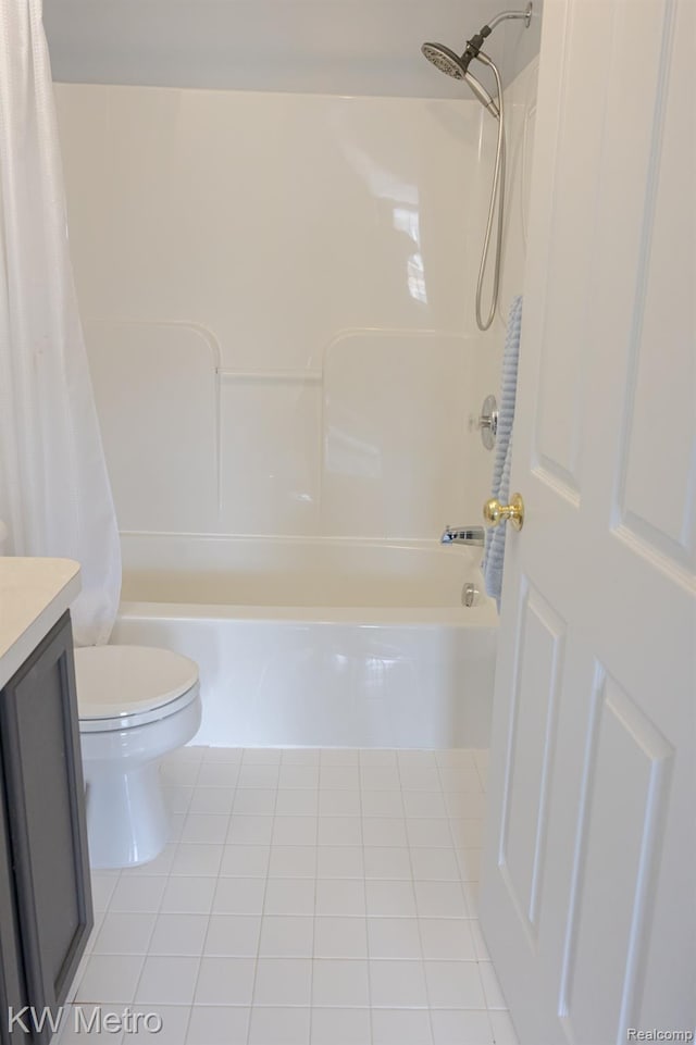 25493 Saint James, Southfield, MI 48075 - full bathroom featuring shower / tub combo with curtain, vanity, and tile patterned flooring