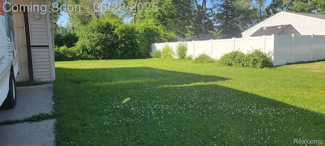 28406 Stuart Ave, Southfield, MI 48076 - view of yard