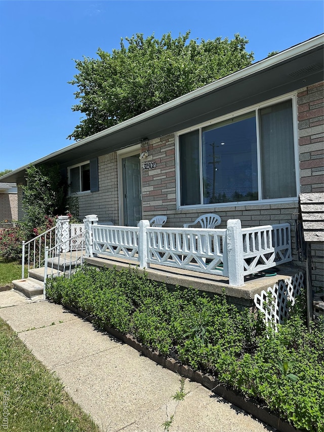 32302 Ryan Rd, Warren, MI 48092 - single story home with brick siding