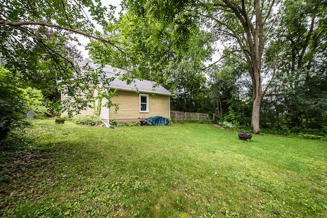 324 Highlake Ave, Ann Arbor, MI 48103 - view of yard featuring an outdoor fire pit