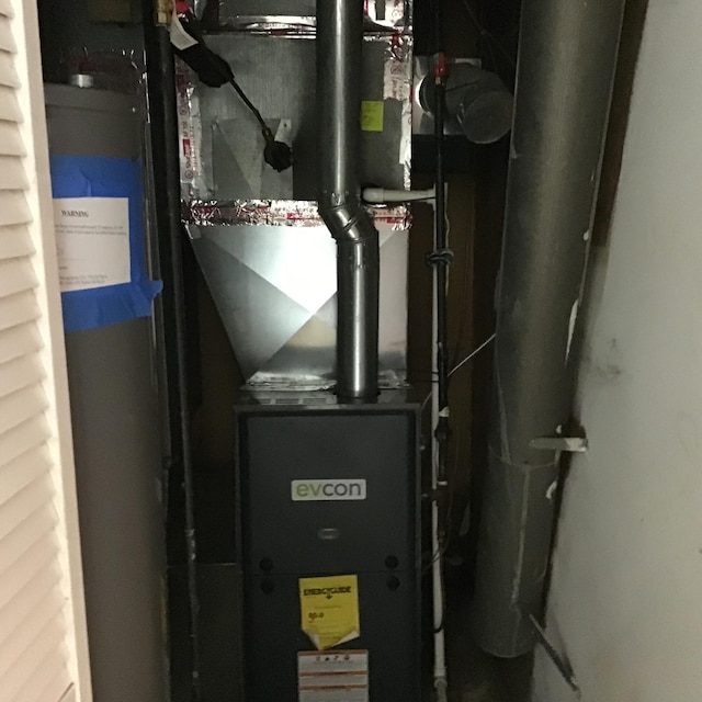 20072 Woodburn, Southfield, MI 48075 - utilities featuring heating unit