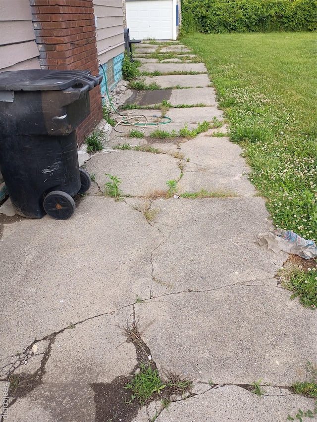 9360 Cheyenne St, Detroit, MI 48228 - exterior view of a wood stove