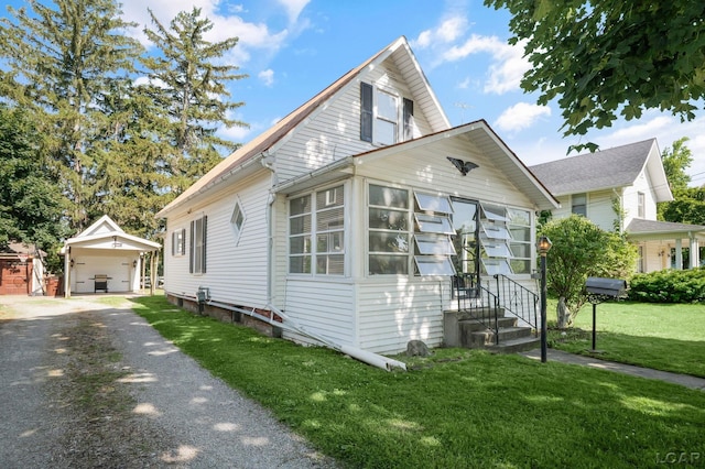304 Giles Ave, Blissfield, MI 49228 - photo 1