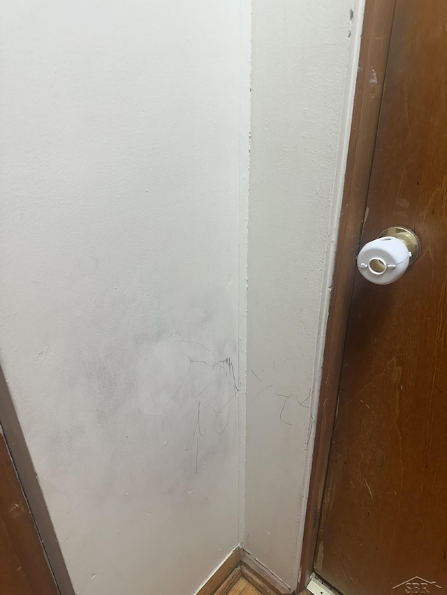 2220 Alice St, Farwell, MI 48622 - detailed view of a smoke detector
