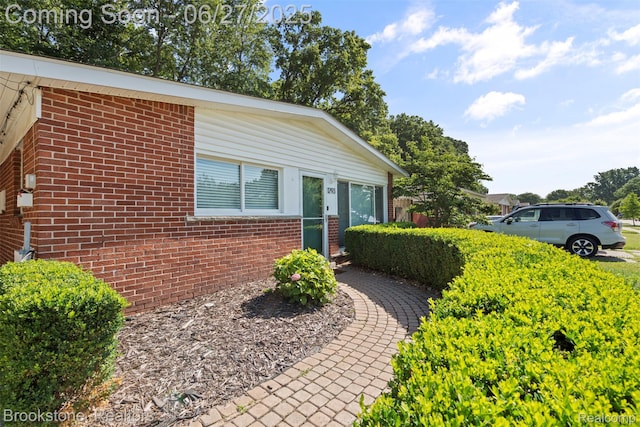 1293 Moulin Ave, Madison Heights, MI 48071 - view of front facade featuring brick siding