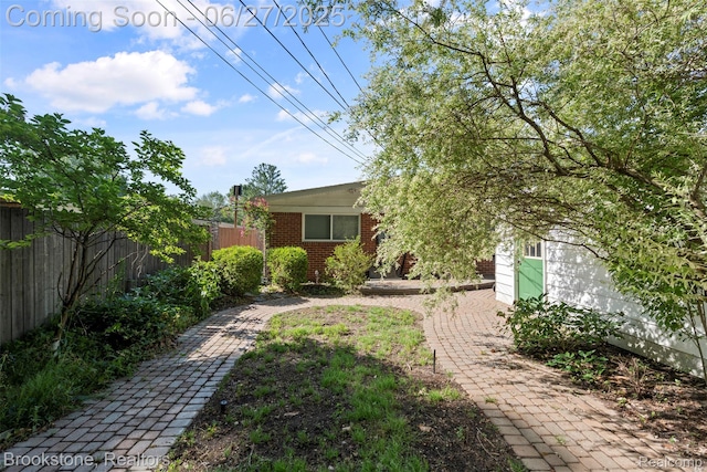 1293 Moulin Ave, Madison Heights, MI 48071 - view of yard
