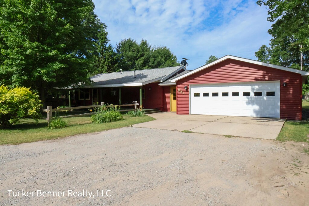 931 Hoffman St, Muskegon, MI 49442 - photo 1