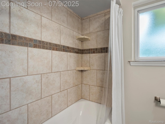 32000 Coronet Dr, Farmington, MI 48334 - bathroom featuring shower / bath combo with shower curtain