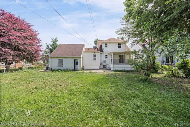 643 Spencer St, Ferndale, MI 48220 - back of property featuring a shingled roof