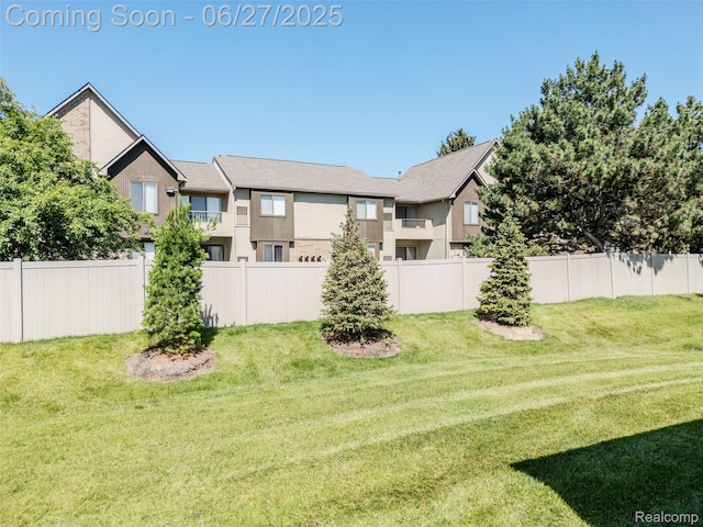 38731 Chasewood Ct, Farmington Hills, MI 48335 - view of yard